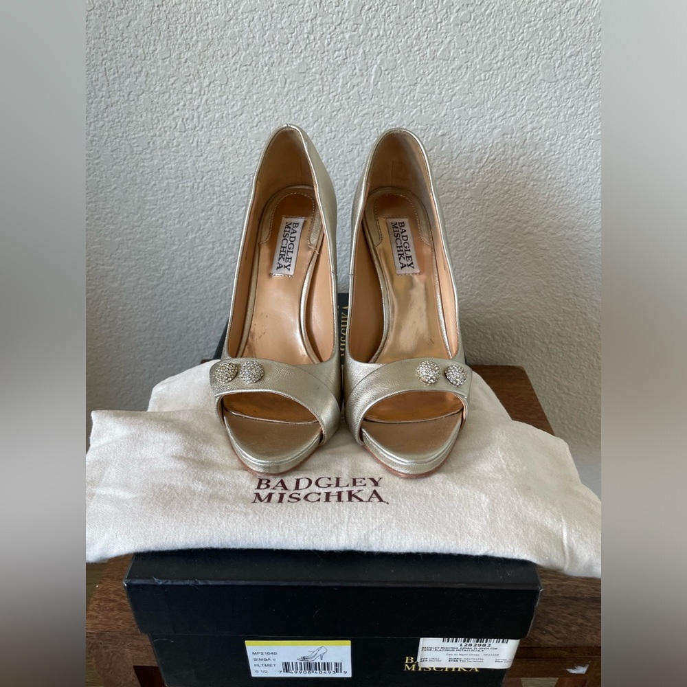 Badgley Mischka Simba II Platinum